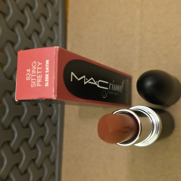 M·A·CXIMAL SILKY MATTE LIPSTICK SITTING PRETTY. BNIB - Picture 5 of 8